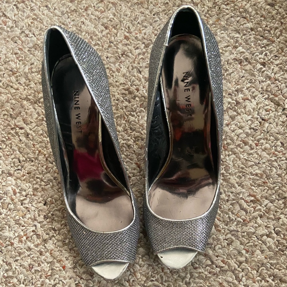 Sparkly silver Nine West shoes that were only wore one time.
